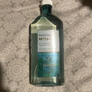 Rainfall retreat body wash